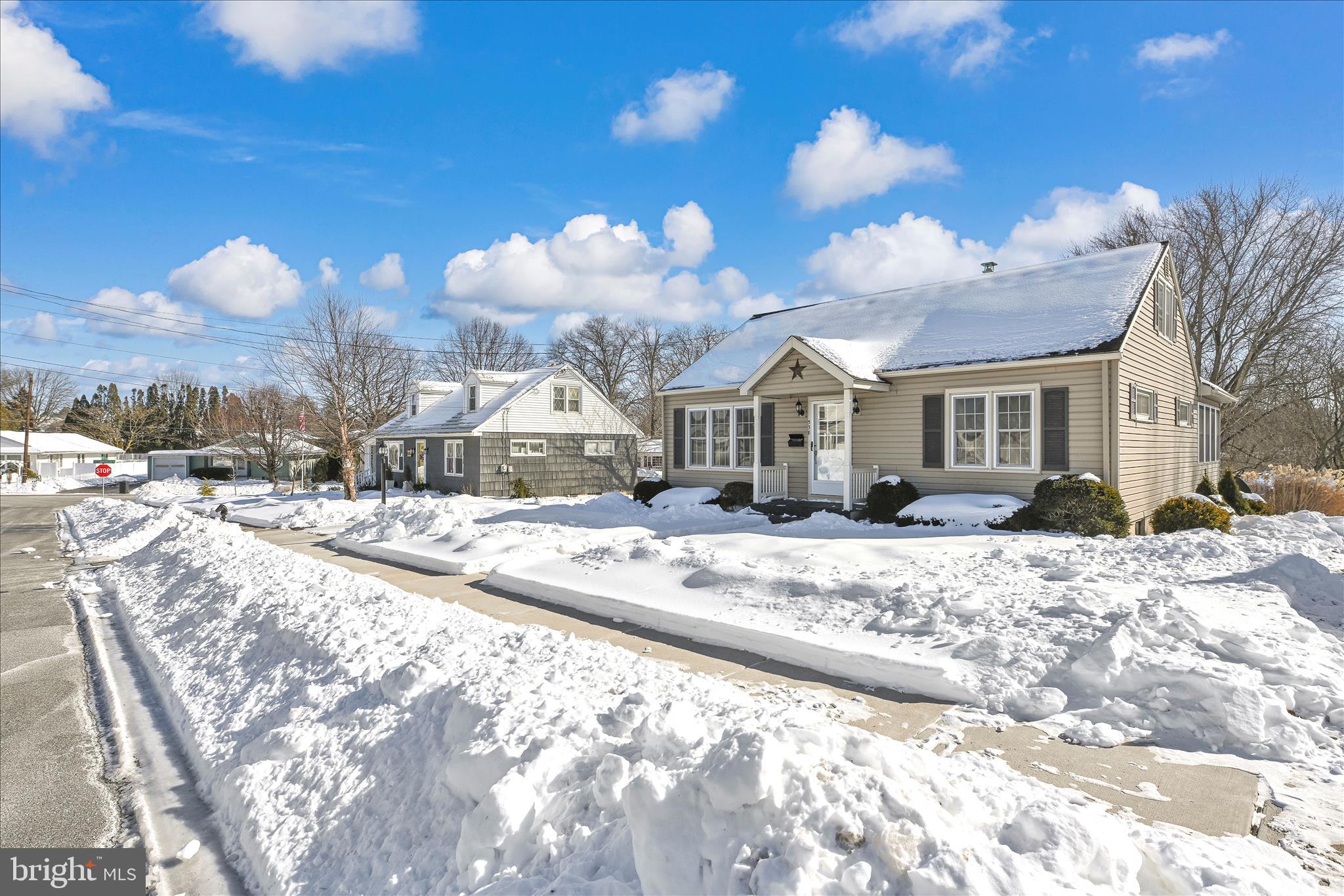 538 West Locust Street Lebanon, PA 17042 - Photo 3 of 37 Exterior Front