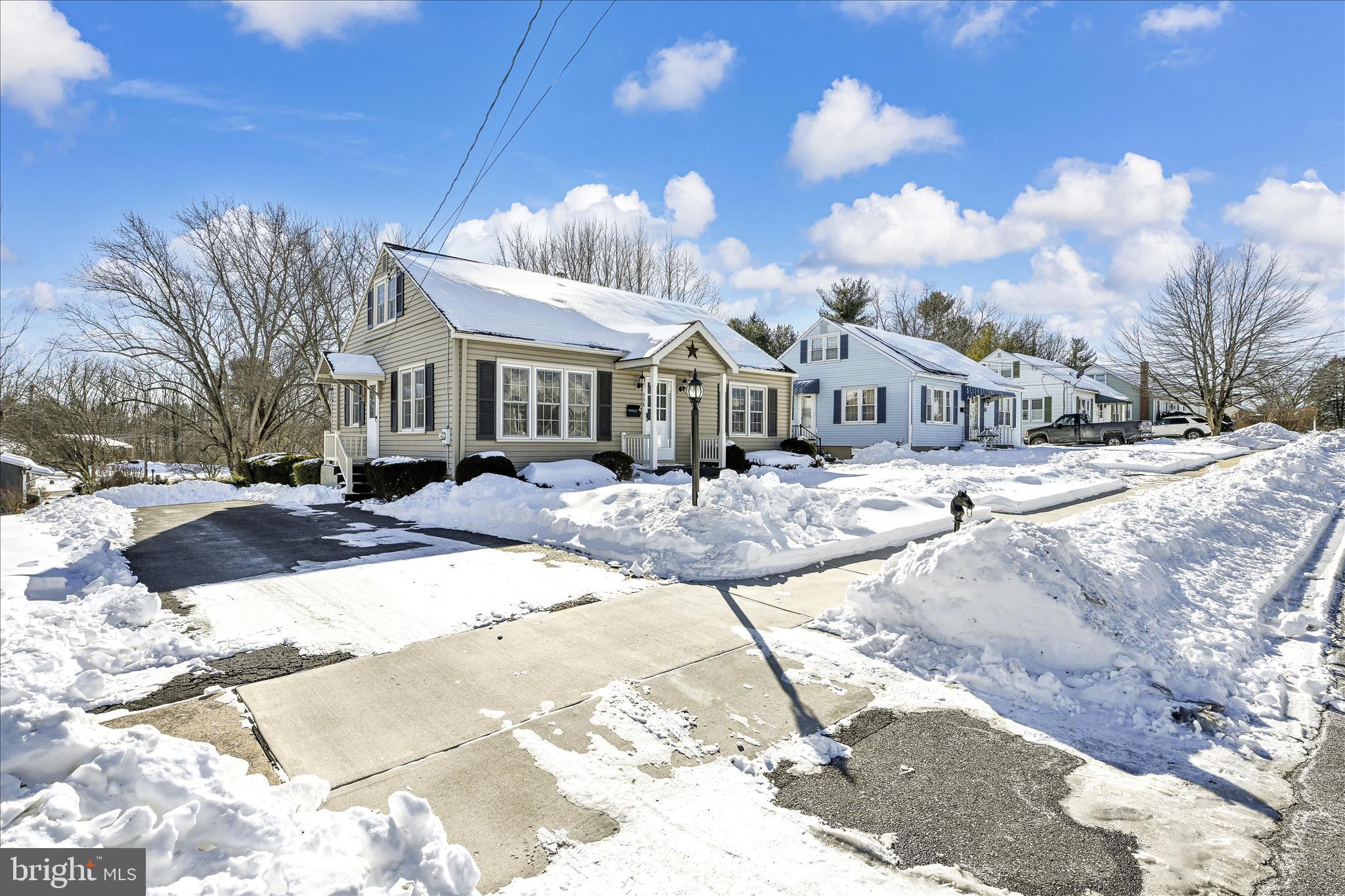 538 West Locust Street Lebanon, PA 17042 - Photo 6 of 37 Exterior Front