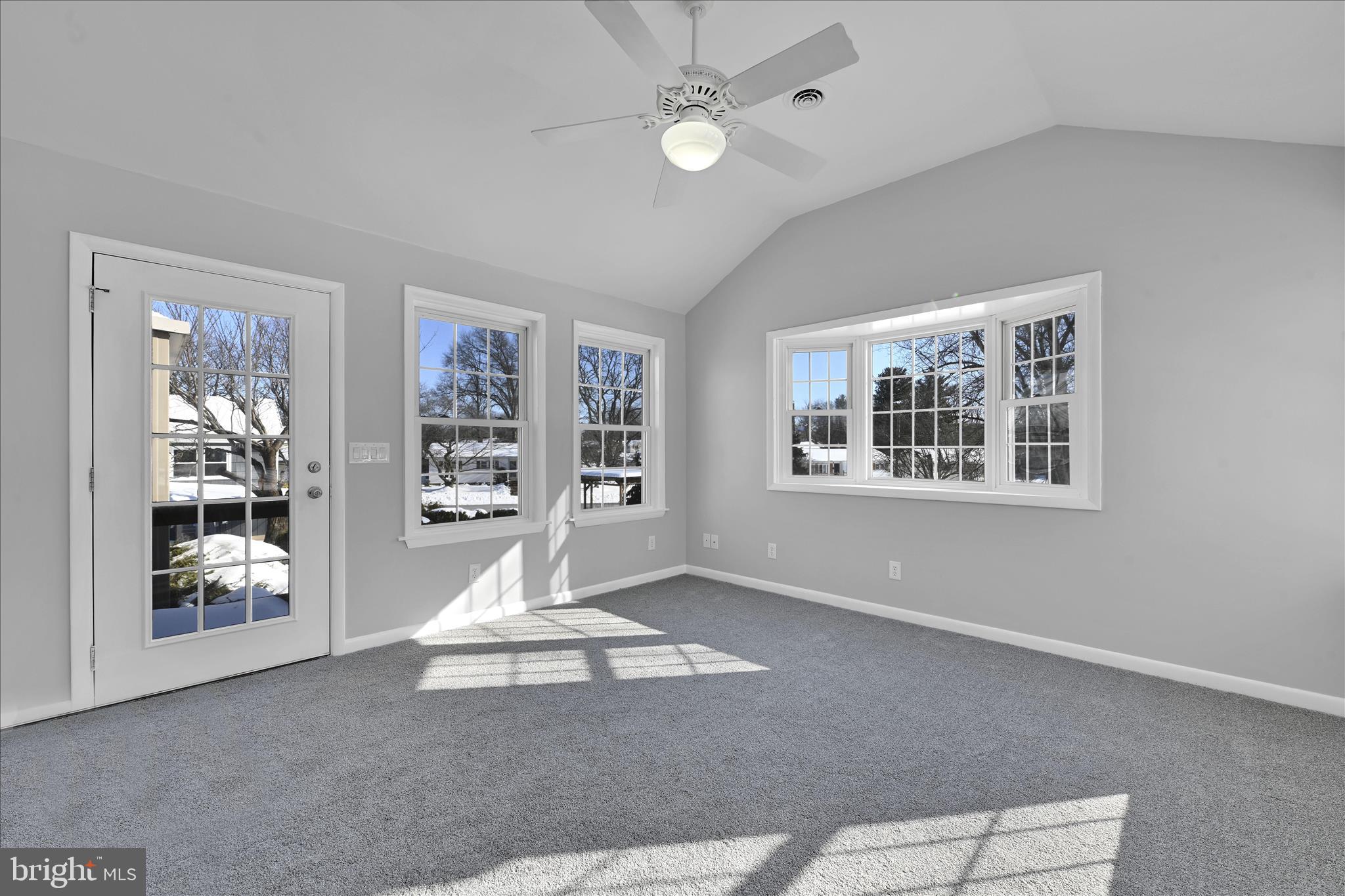 538 West Locust Street Lebanon, PA 17042 - Photo 10 of 37 Living Area