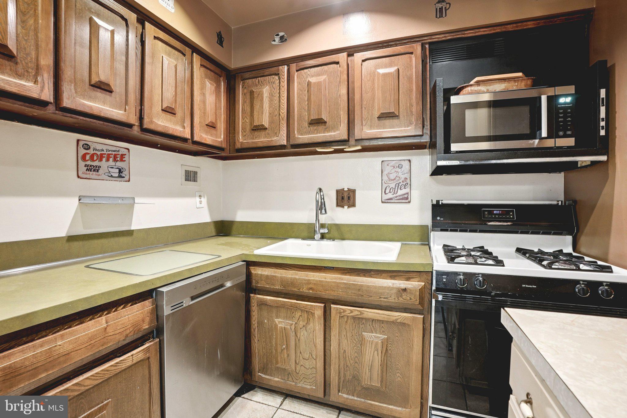 11916 Covert Road Philadelphia, PA 19154 - Photo 12 of 34 Gallery Image 12