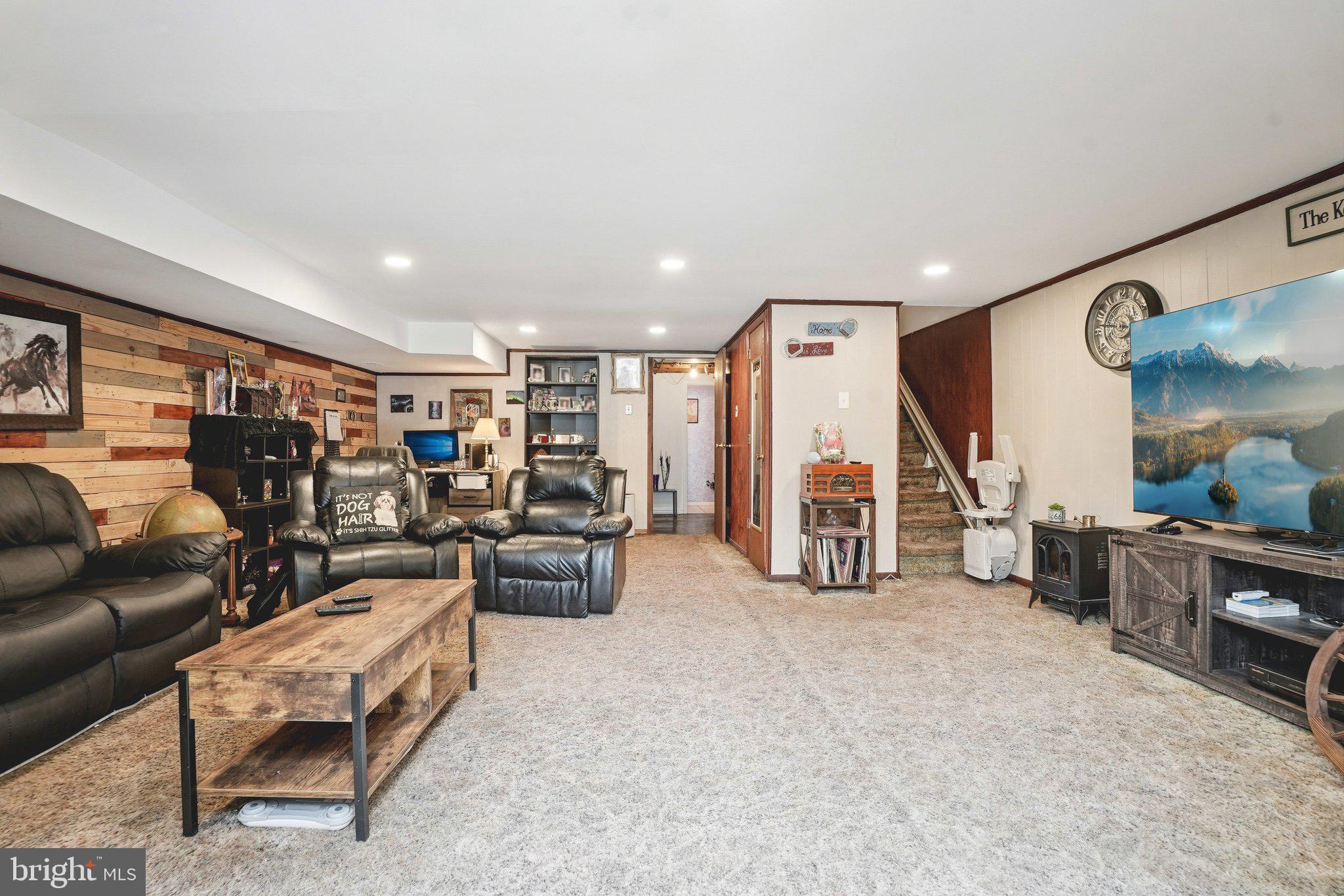 11916 Covert Road Philadelphia, PA 19154 - Photo 22 of 34 Gallery Image 22