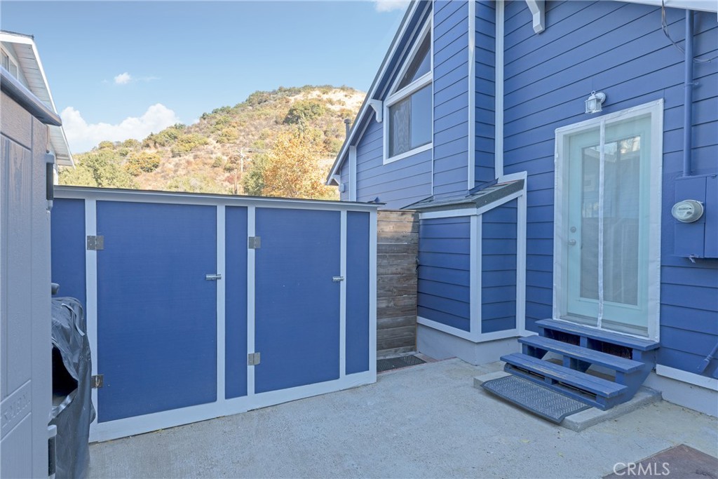 28344 Water Way Silverado, CA 92676 - Photo 28 of 34 an outdoor view with backyard
