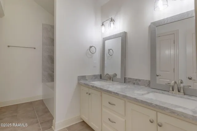 $345,000 | 200 Papa Joe Drive, Broussard, LA 70518