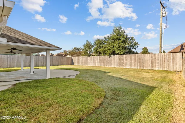 $345,000 | 200 Papa Joe Drive, Broussard, LA 70518