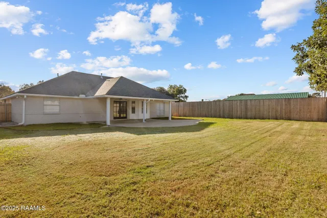 $345,000 | 200 Papa Joe Drive, Broussard, LA 70518