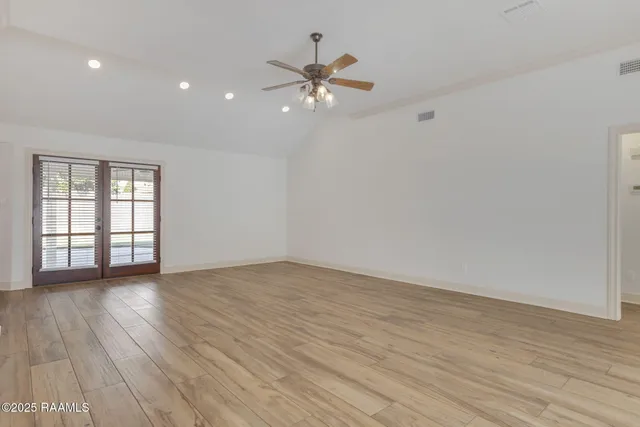 $345,000 | 200 Papa Joe Drive, Broussard, LA 70518