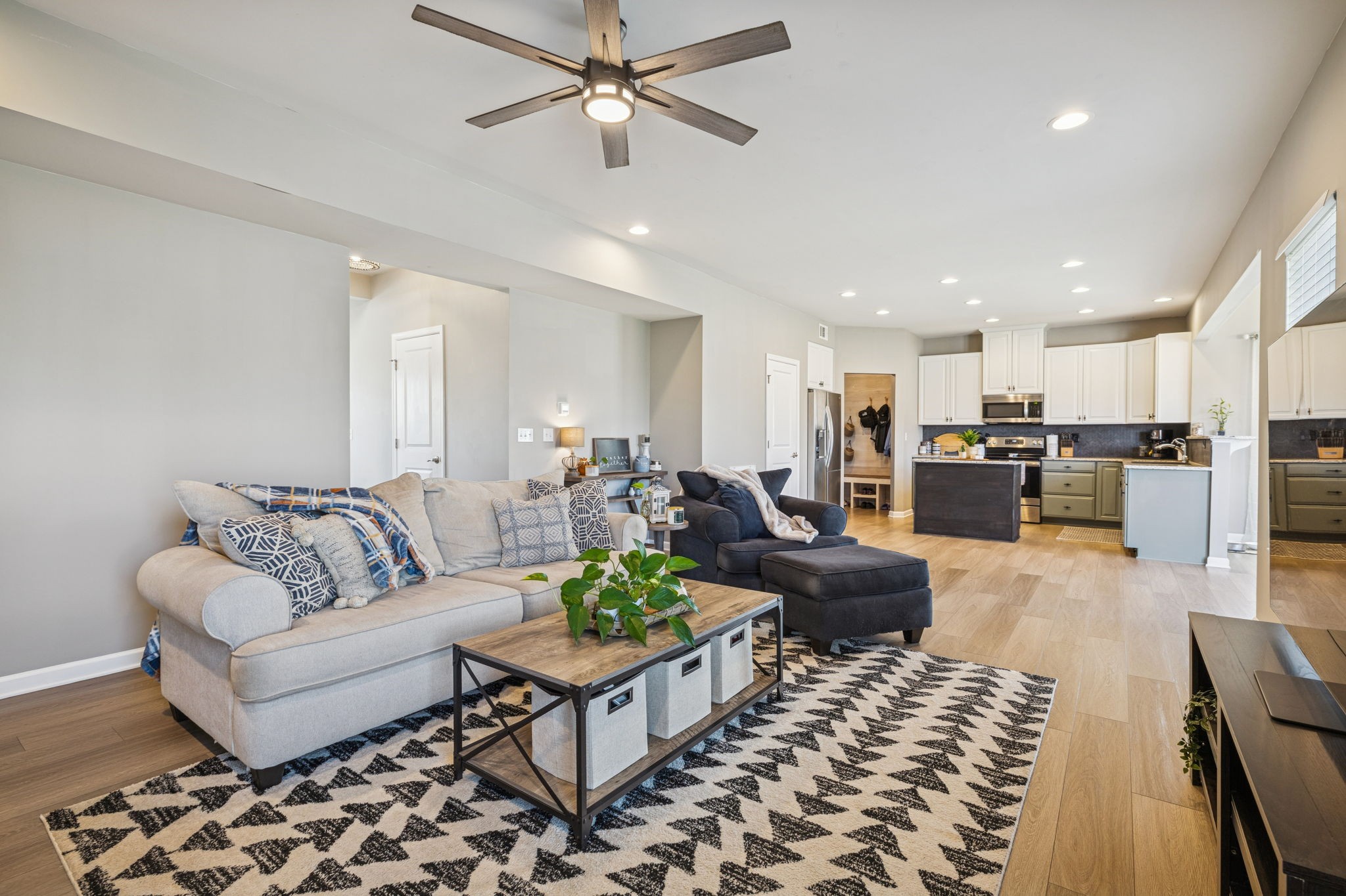 140 Hackney Lane Gallatin, TN 37066 - Photo 11 of 66 a living room with furniture and kitchen view