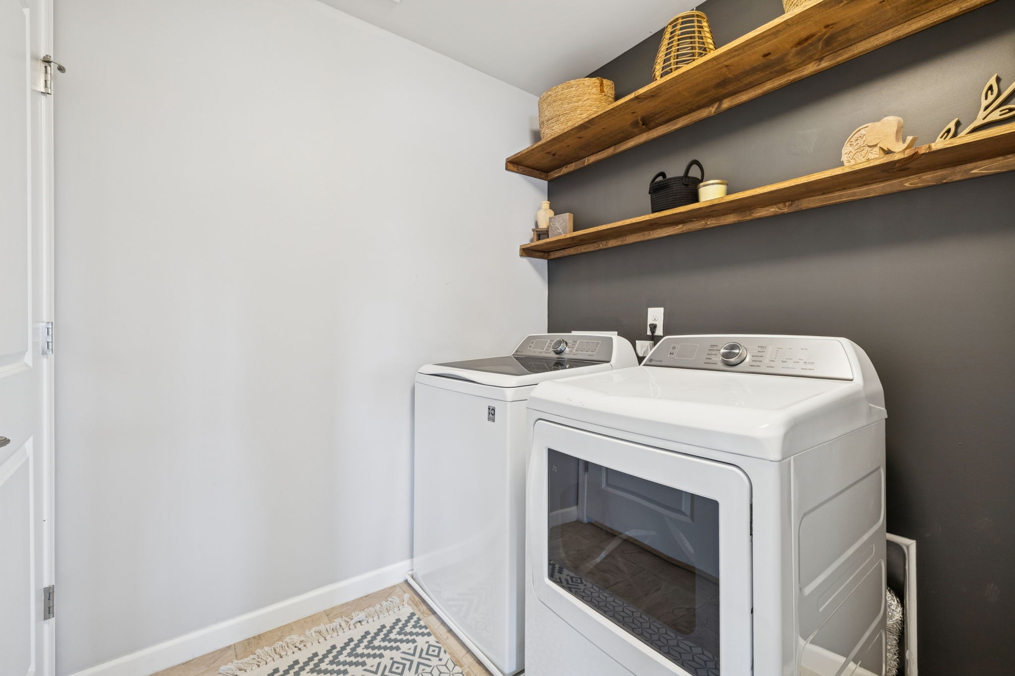140 Hackney Lane Gallatin, TN 37066 - Photo 43 of 66 a utility room with dryer and washer
