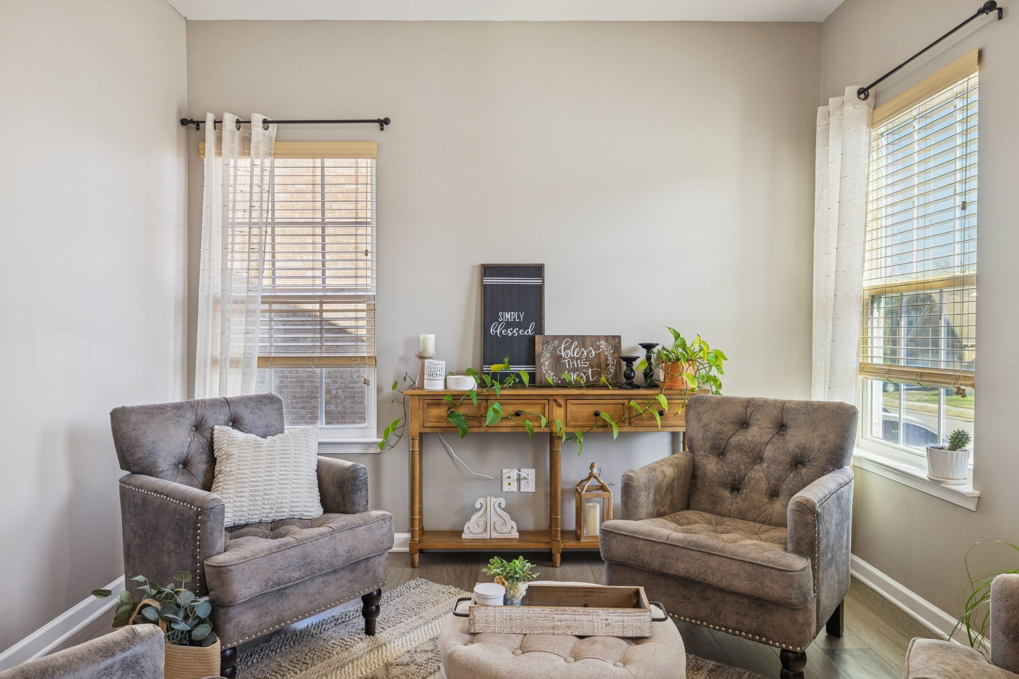 140 Hackney Lane Gallatin, TN 37066 - Photo 9 of 66 a living room with furniture and a window