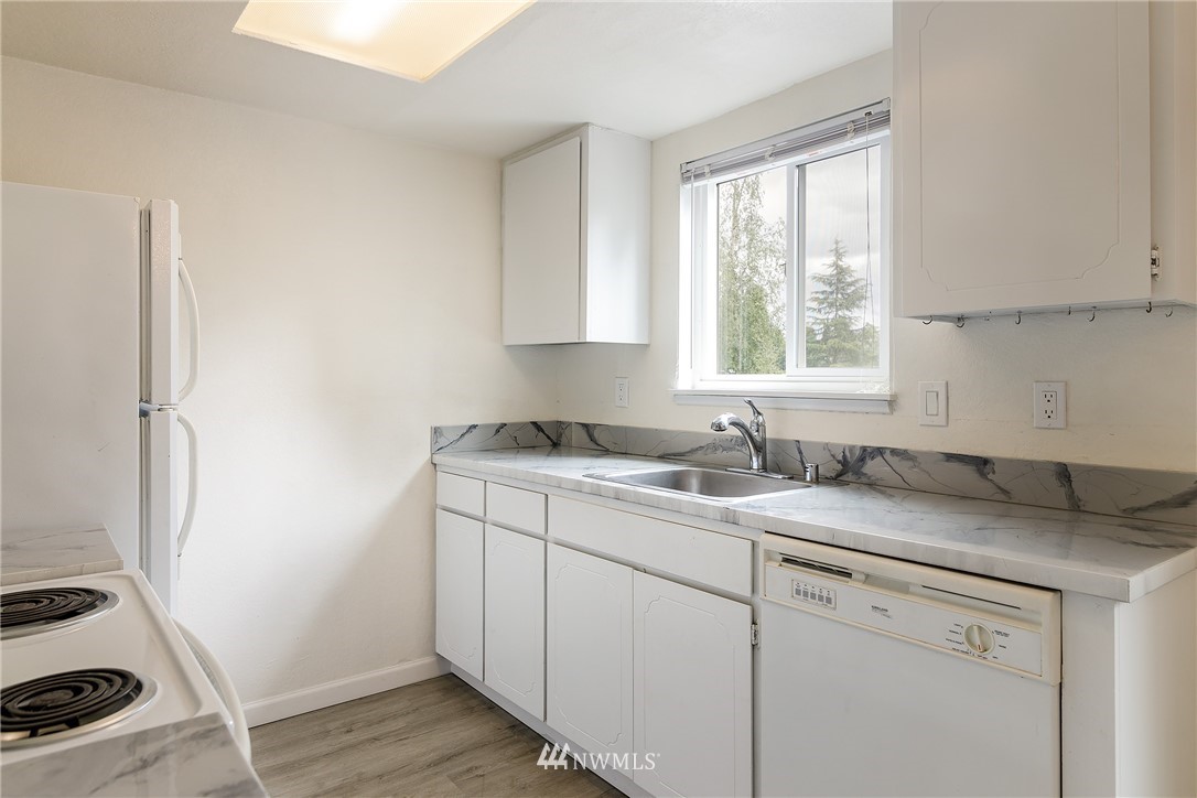 9108 236th Street Southwest Edmonds, WA 98026 - Photo 17 of 18 Gallery Image 17