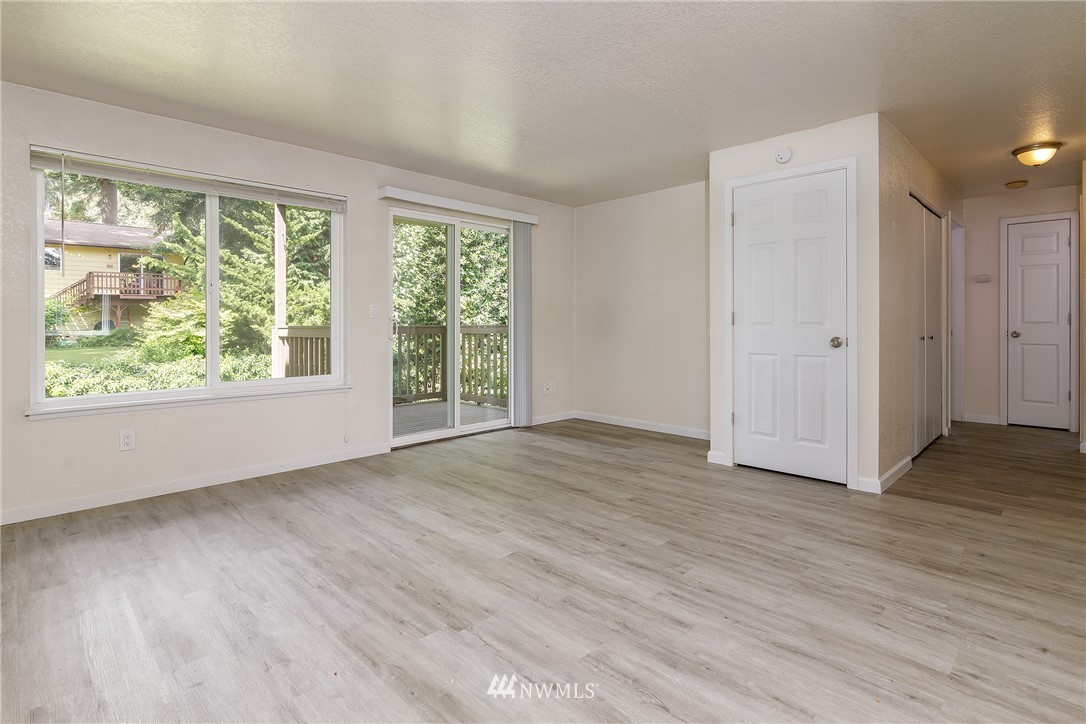 9108 236th Street Southwest Edmonds, WA 98026 - Photo 6 of 18 Gallery Image 6