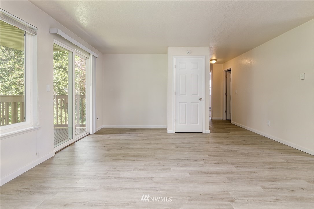9108 236th Street Southwest Edmonds, WA 98026 - Photo 7 of 18 Gallery Image 7