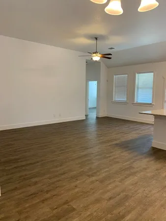 $2,200 | 306 Winston Drive, Fredericksburg, TX 78624