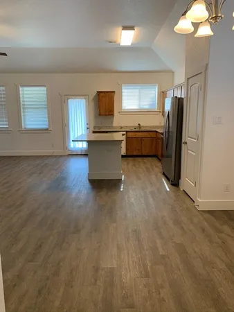 $2,200 | 306 Winston Drive, Fredericksburg, TX 78624