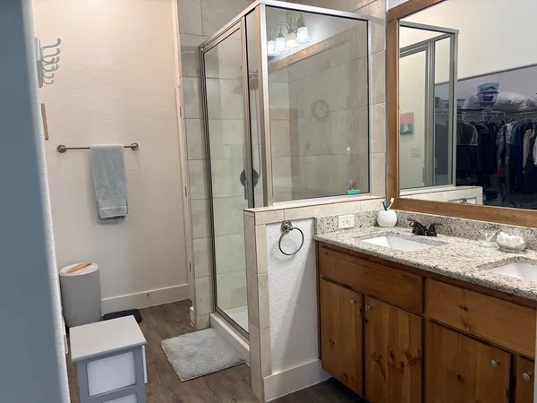 $2,200 | 306 Winston Drive, Fredericksburg, TX 78624