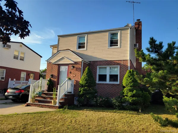 $750,000 | 152 Norfeld Boulevard, Elmont, NY 11003