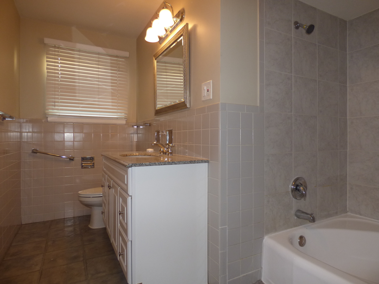 3541 Greenleaf Street Skokie, IL 60076 - Photo 11 of 18