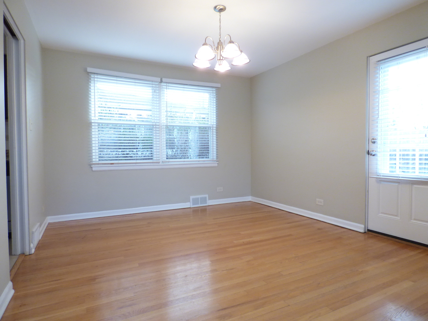 3541 Greenleaf Street Skokie, IL 60076 - Photo 3 of 18