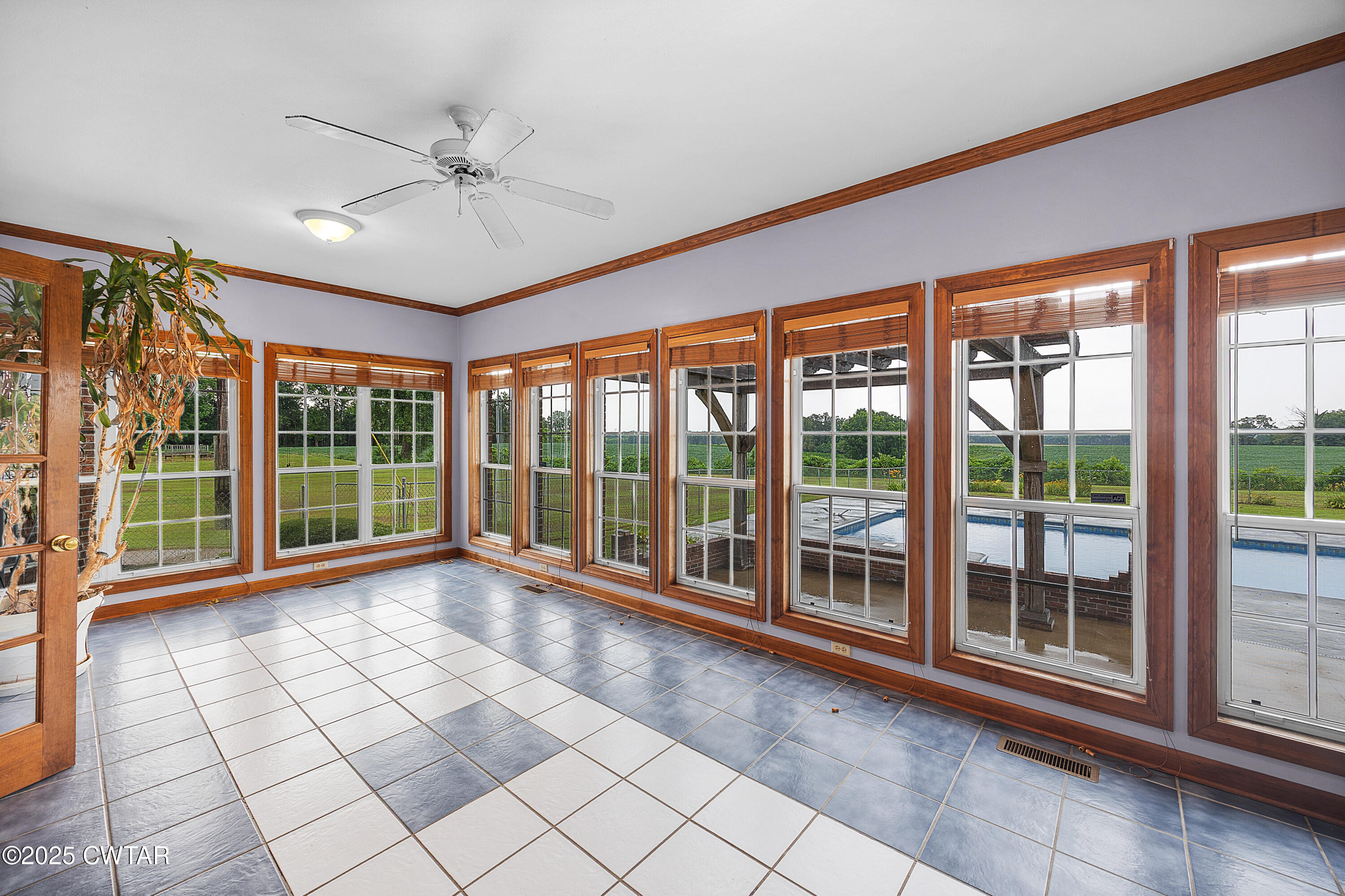 1150 Norris Crossing Road Bells, TN 38006 - Photo 12 of 40 1150 sunroom1
