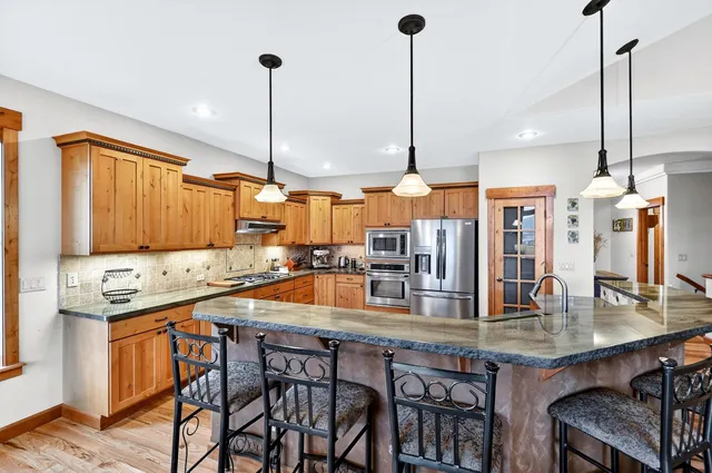 $750,000 | 19016 East 10th Lane, Greenacres, WA 99016