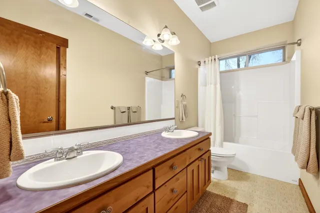 $750,000 | 19016 East 10th Lane, Greenacres, WA 99016