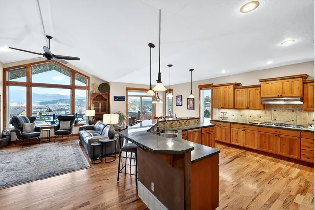 $750,000 | 19016 East 10th Lane, Greenacres, WA 99016