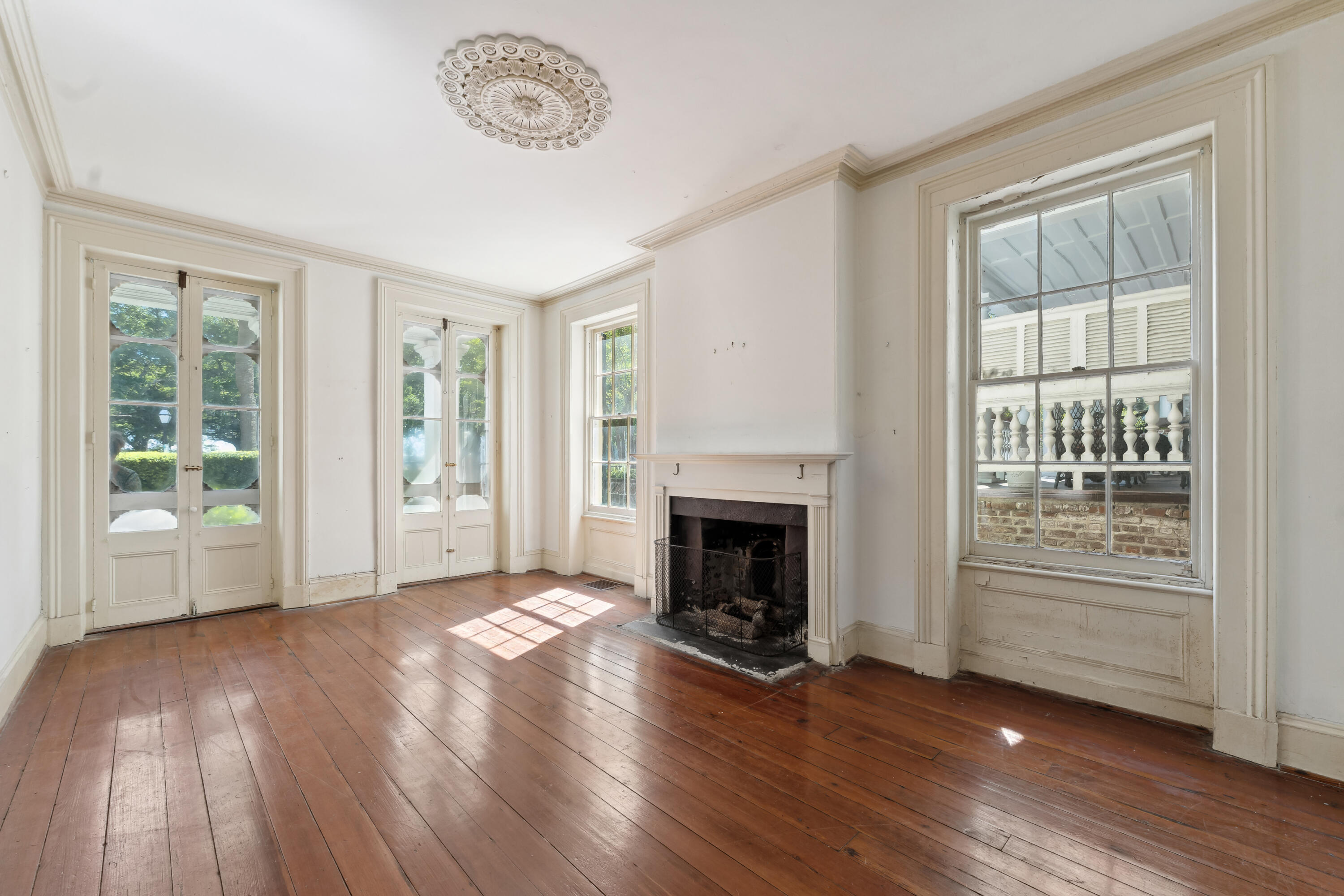 30 South Battery Charleston, SC 29401 - Photo 11 of 45 Formal Living Room