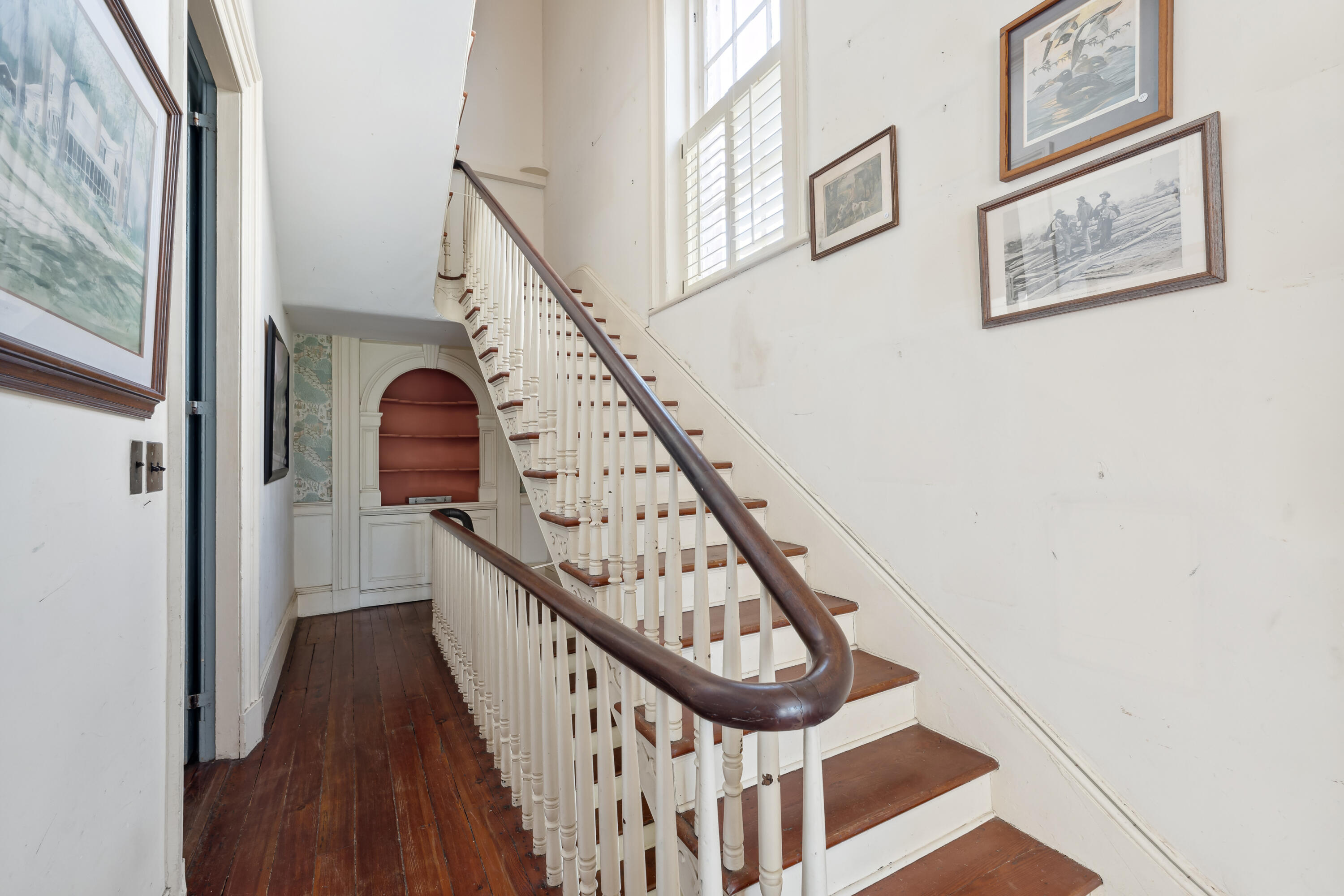 30 South Battery Charleston, SC 29401 - Photo 17 of 45 Stairwell to Upper Floor
