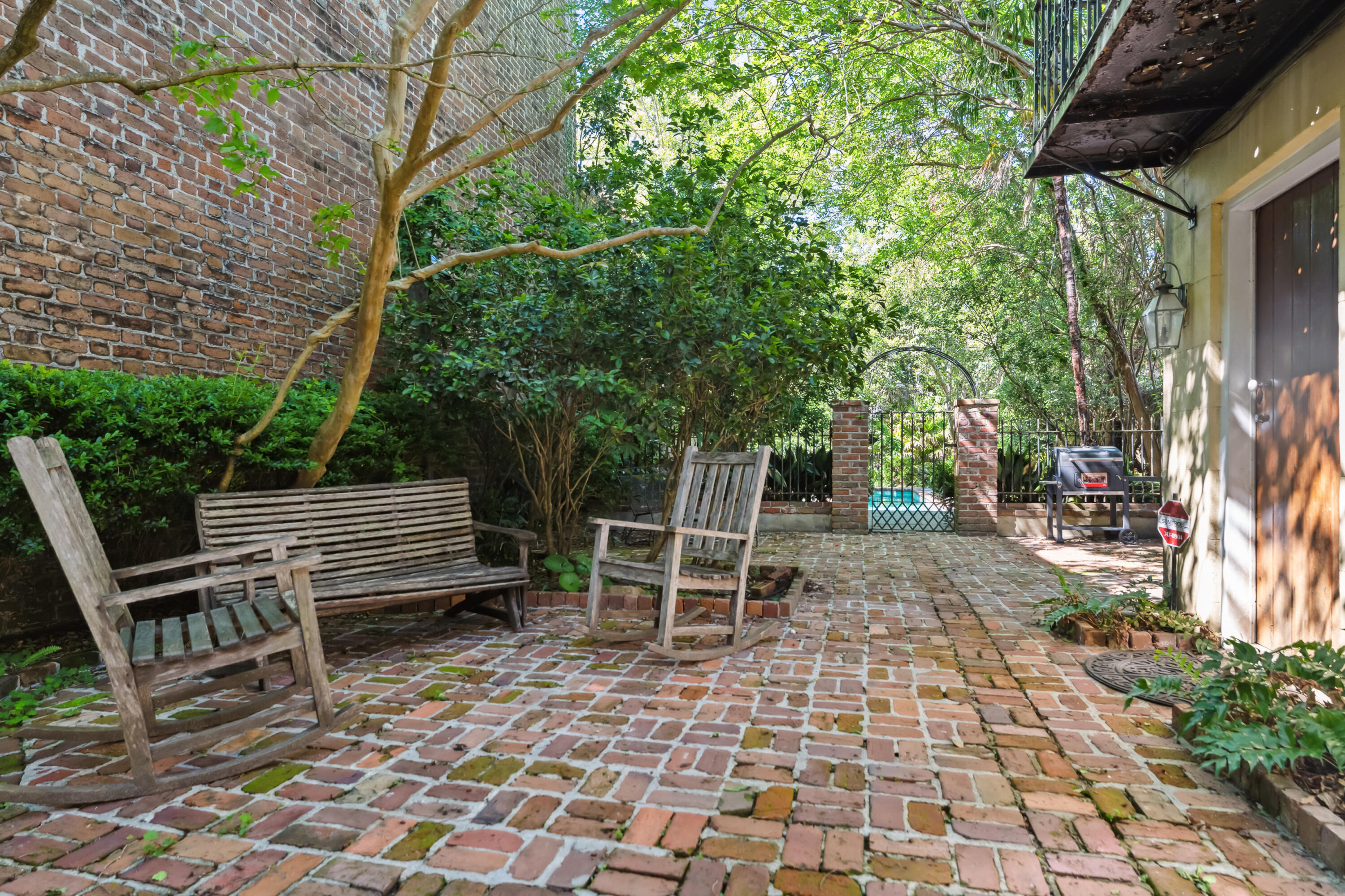 30 South Battery Charleston, SC 29401 - Photo 38 of 45 Courtyard