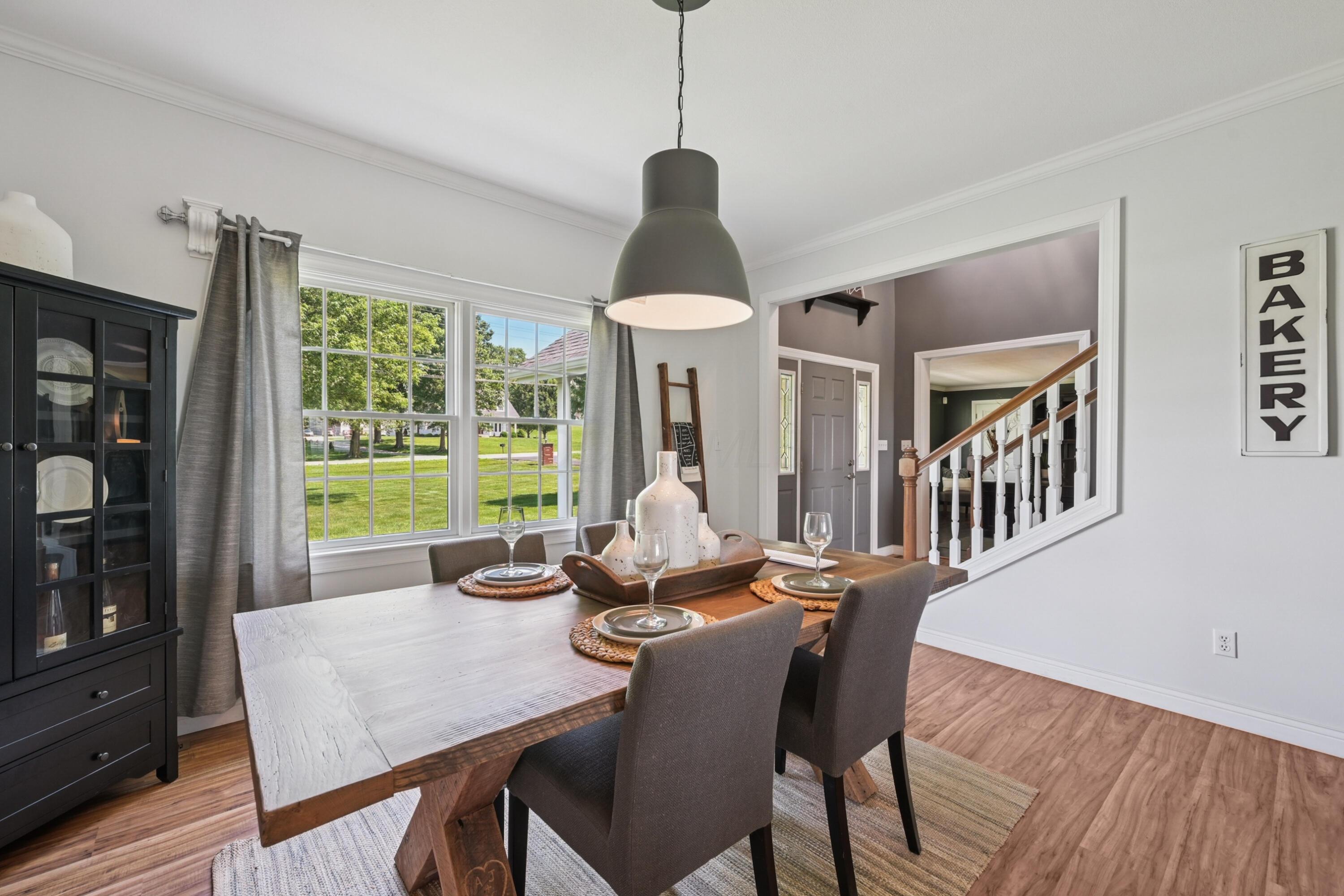 564 National Road Southeast Hebron, OH 43025 - Photo 17 of 106 Dining Room