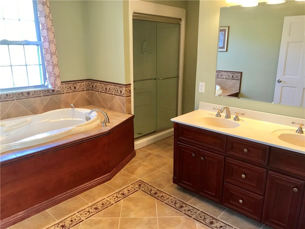189 Blackrock Road Coventry, RI 02816 - Photo 8 of 22
