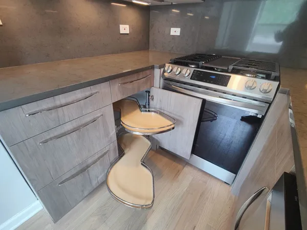 $2,500 | 5135 South Kenwood Avenue, Unit 501, Chicago, IL 60615