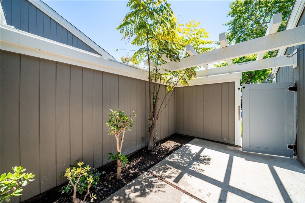 33 Rainbow Irvine, CA 92603 - Photo 32 of 45