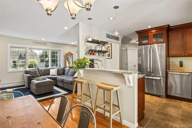 $749,000 | 5 Norma Lane, Kings Park, NY 11754