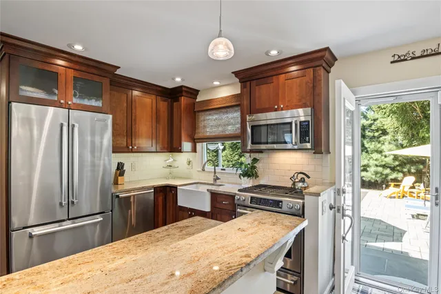 $749,000 | 5 Norma Lane, Kings Park, NY 11754