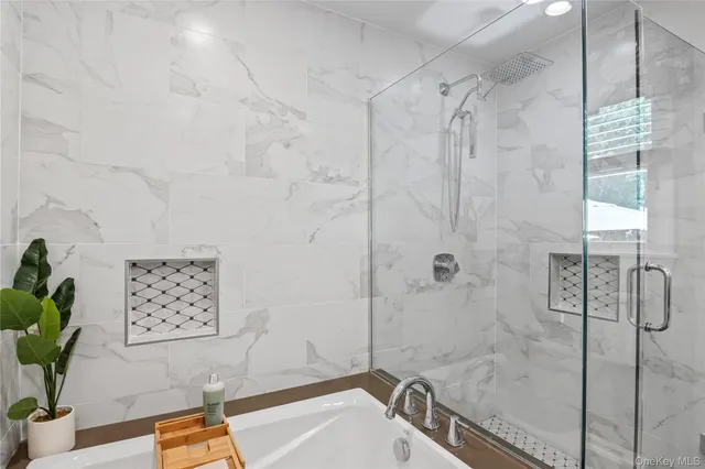 $749,000 | 5 Norma Lane, Kings Park, NY 11754