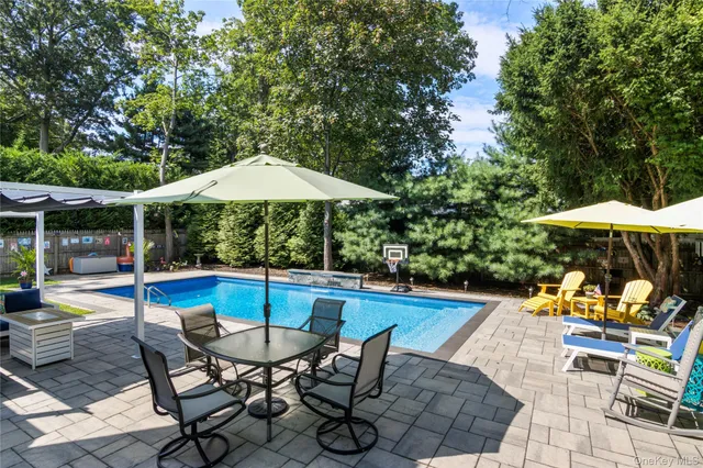 $749,000 | 5 Norma Lane, Kings Park, NY 11754