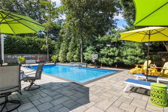 $749,000 | 5 Norma Lane, Kings Park, NY 11754