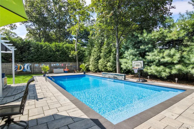 $749,000 | 5 Norma Lane, Kings Park, NY 11754