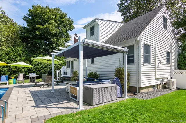 $749,000 | 5 Norma Lane, Kings Park, NY 11754