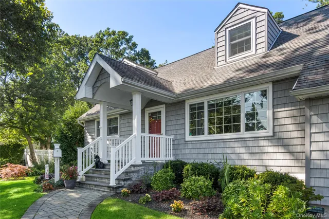 $749,000 | 5 Norma Lane, Kings Park, NY 11754