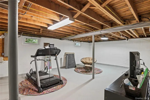 $749,000 | 5 Norma Lane, Kings Park, NY 11754