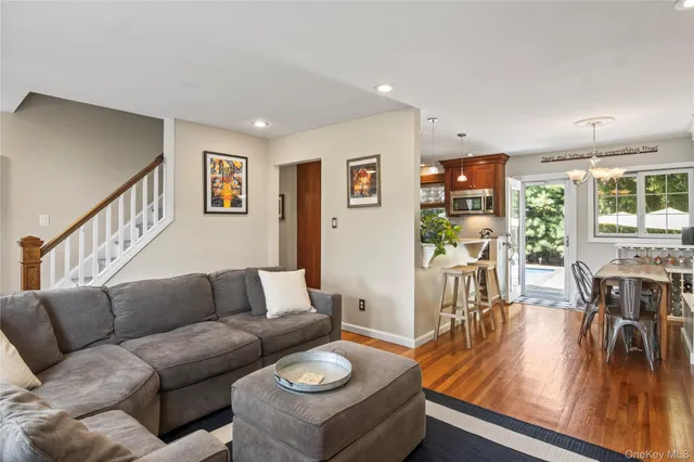 $749,000 | 5 Norma Lane, Kings Park, NY 11754