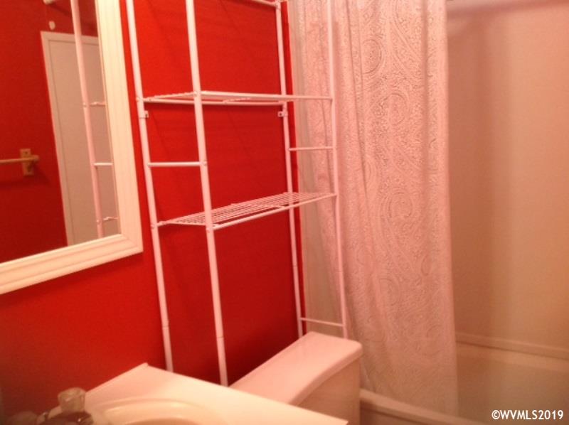 5554 Sunnyview Road Northeast, Unit 48 Salem, OR 97305 - Photo 7 of 35 Gallery Image 7