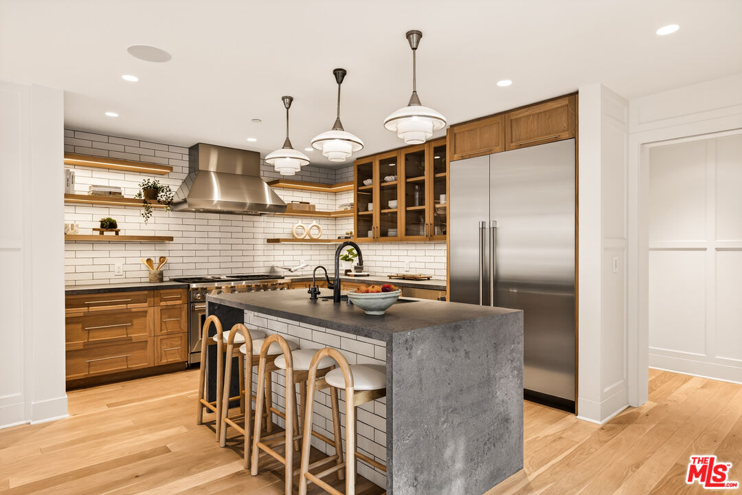 564 Rialto Avenue Venice, CA 90291 - Photo 12 of 47