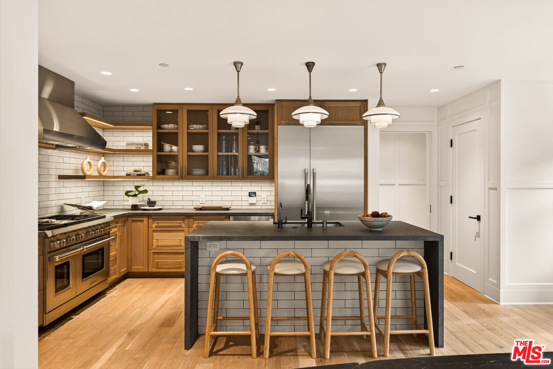 564 Rialto Avenue Venice, CA 90291 - Photo 13 of 47