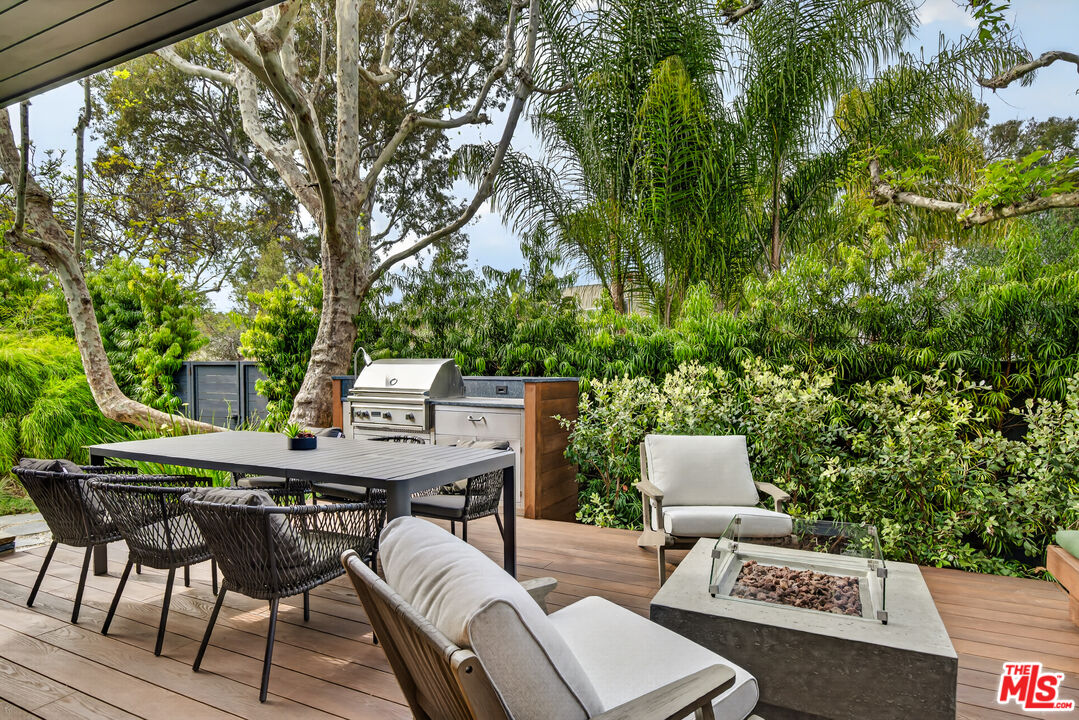 564 Rialto Avenue Venice, CA 90291 - Photo 17 of 47