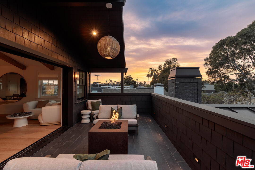 564 Rialto Avenue Venice, CA 90291 - Photo 27 of 47