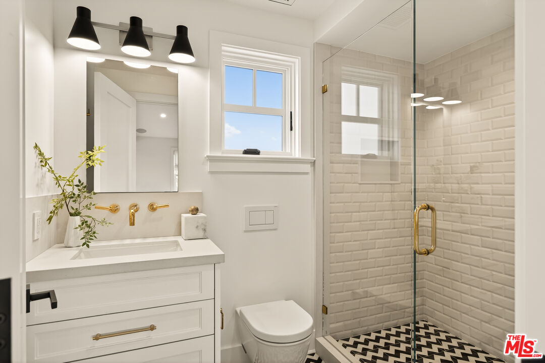 564 Rialto Avenue Venice, CA 90291 - Photo 32 of 47