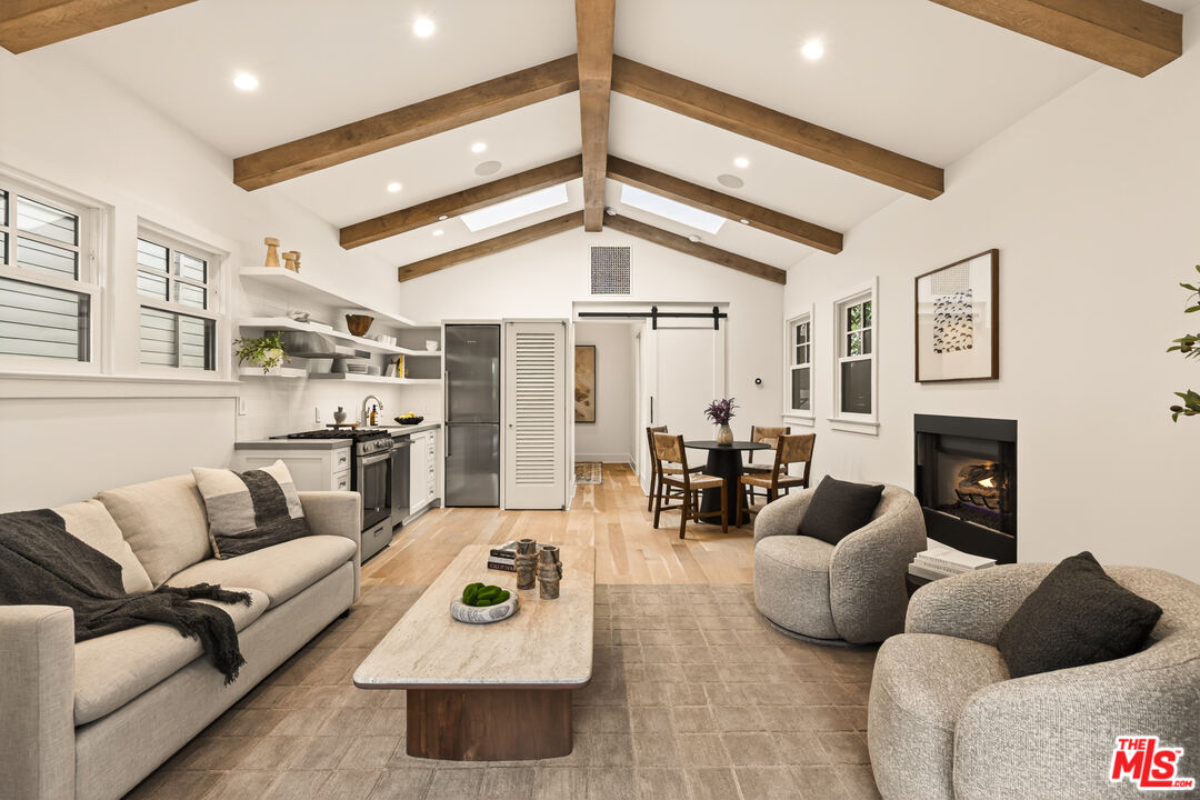 564 Rialto Avenue Venice, CA 90291 - Photo 38 of 47